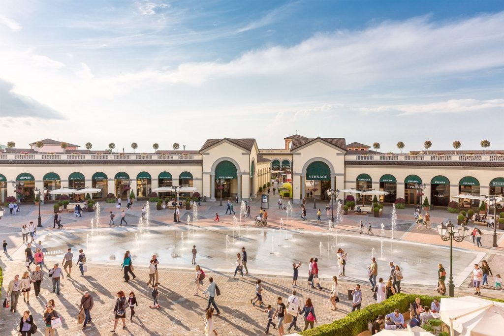 Centro comercial Serravalle Designer Outlet en Italia