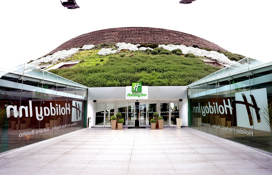 Centro comercial Vulcano Buono en Italia